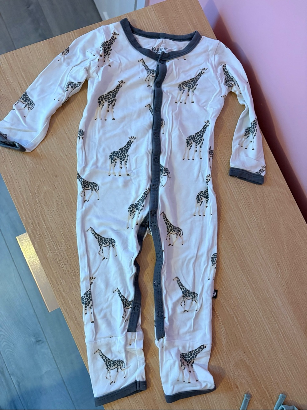 Kyte BABY White Giraffe Print One-Piece with Gray Trim